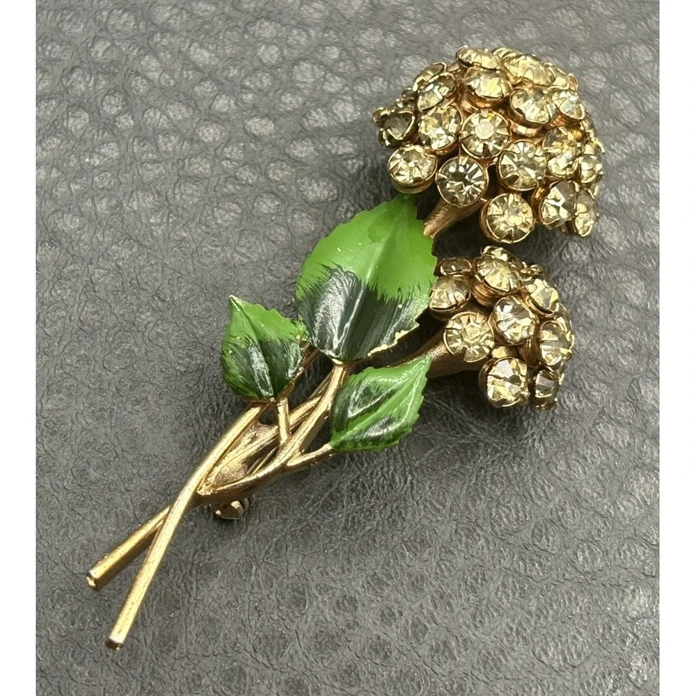 VINTAGE Unsigned Beauty Estate Jonquil Rhinestone Enamel Flower Pin Brooch